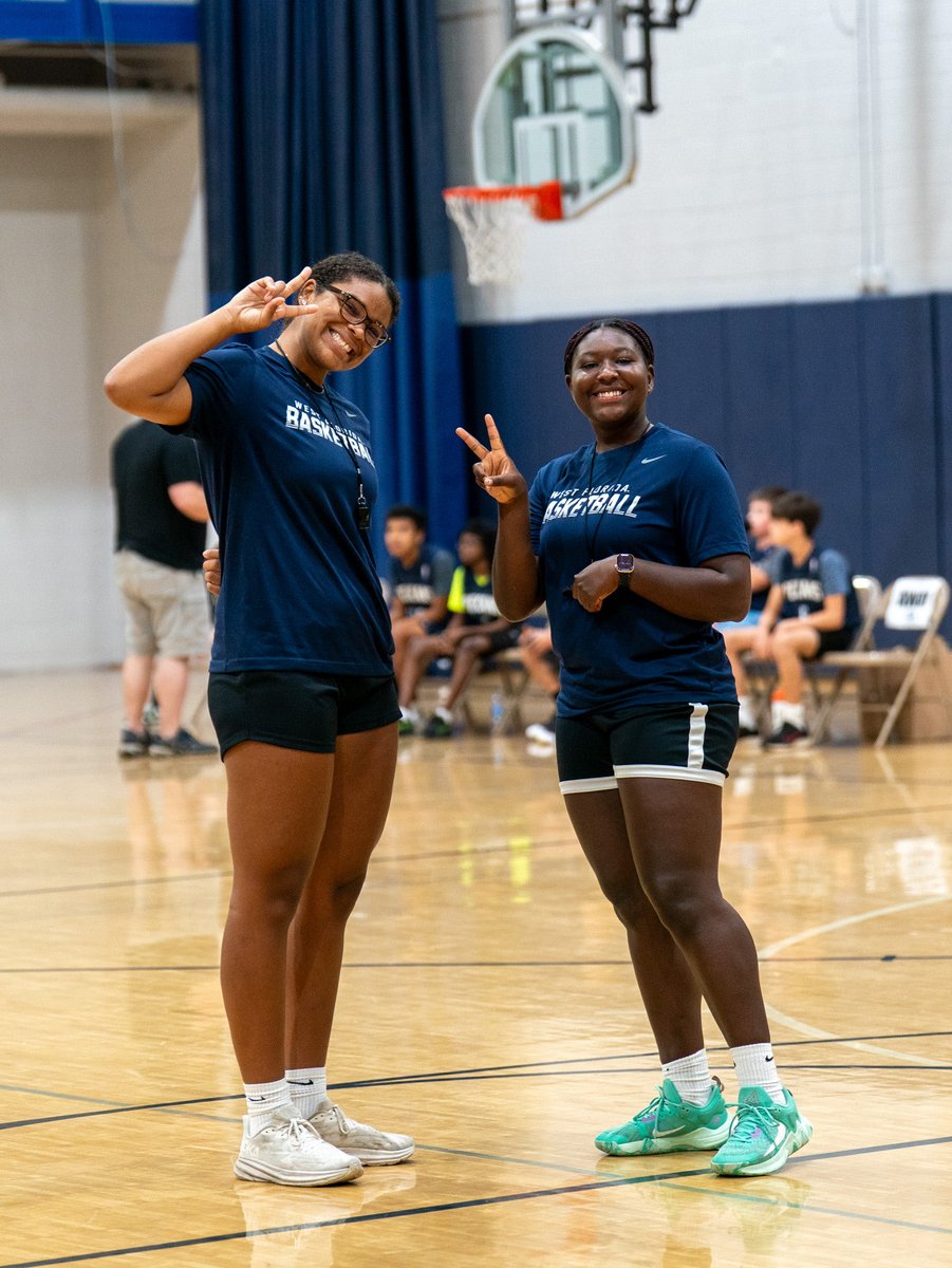 UWFWBB's tweet photo. Love getting out in our community😊

#goargos https://t.co/cGQpamEtid