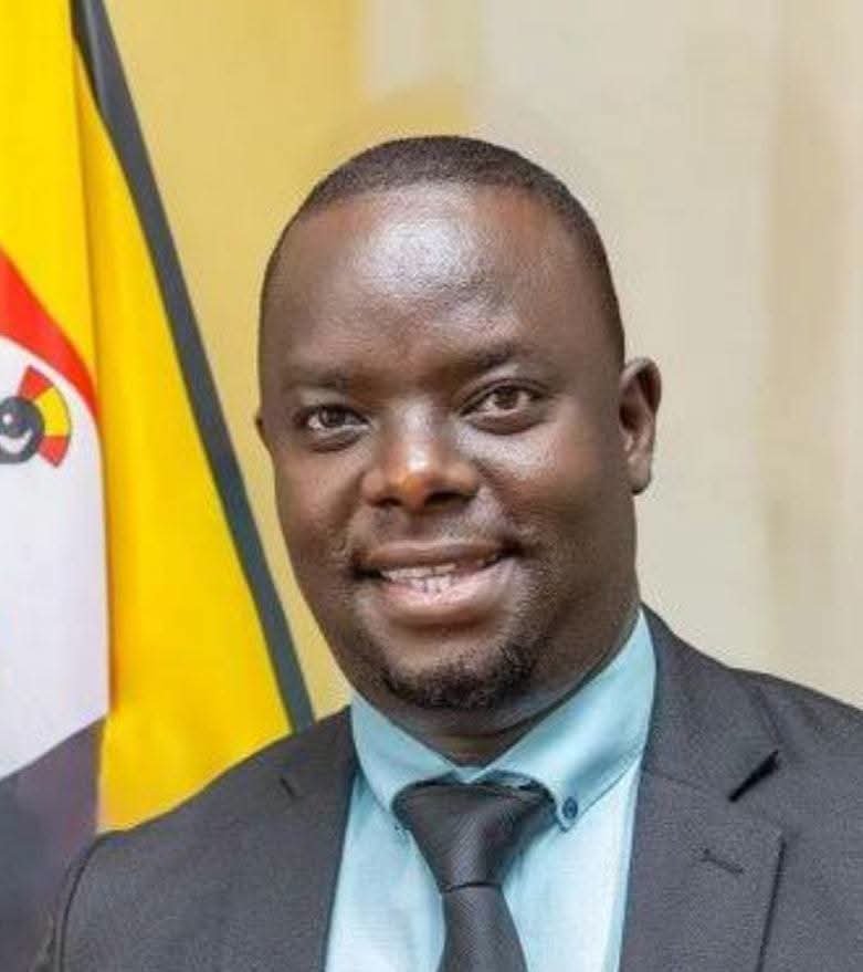 EmmaWangolo's tweet photo. JINJA DISTRICT RDC AND DEPUTY SACKED 

Jinja District RDC Ahmed Kateregga and his deputy Hassan Kasibante have been sacked by Minister for the Presidency @millybabalanda, following an incident in Buwenge that led to the death of two locals during LC1 polls https://t.co/b0hZ14wVvF