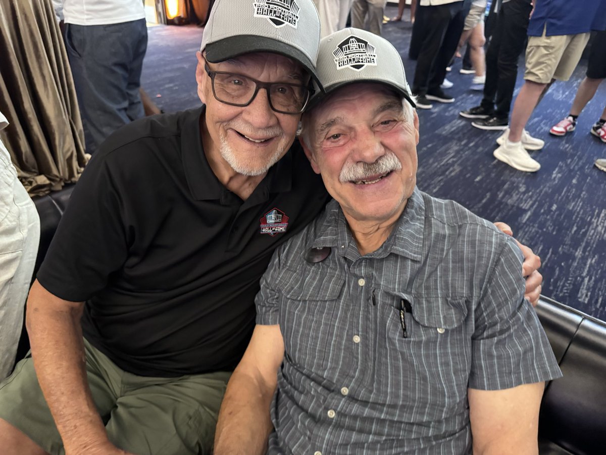 Larry_Csonka39's tweet photo. Thanks to the #profootballhalloffame for another fun induction weekend. Always a good time catching up with teammates Paul Warfield &amp; Larry Little - and even a few former adversaries! #PaulKrause #MeanJoeGreene #RonYary https://t.co/4xwYoNz4c9