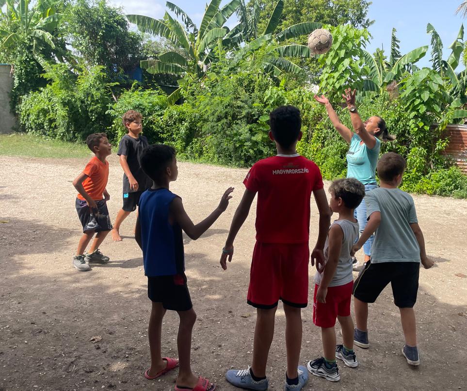 jiguani21307's tweet photo. Actividades realizadas en la escuela primaria Rafael Gómez Silvera por los #100AñosConFidel y el #VeranoConMiGente 
#EducaciónJiguaní #EducaciónGranma 
#CubaMined 
#ProvinciaGranma https://t.co/u9euNQAjUY