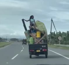abikeade_mii's tweet photo. I can’t date you if you don’t have a car … lenu omo ole alabe rirun …Na dem be this ..😎😎😎 https://t.co/4itj8E1Af7