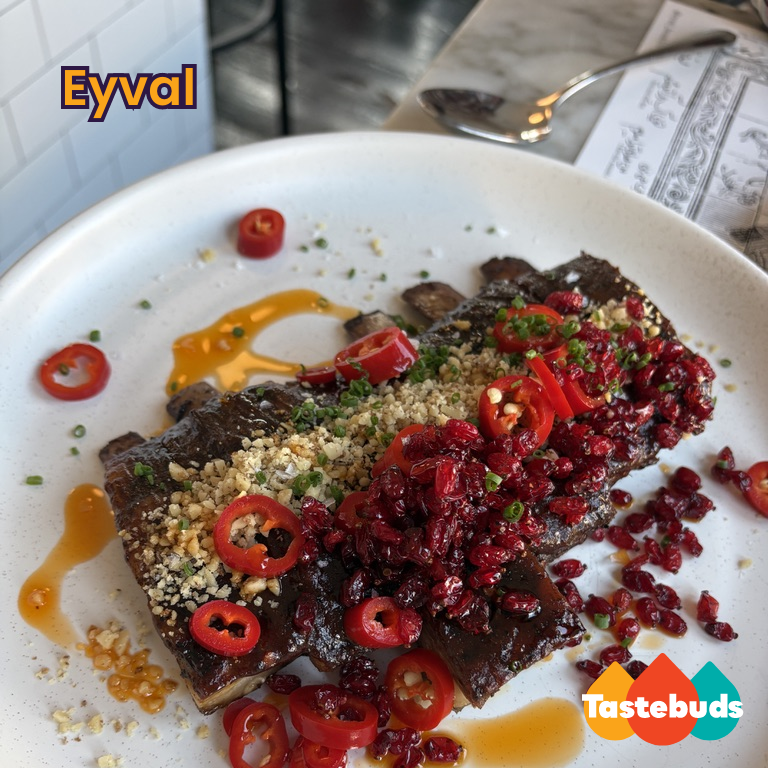 WTastebudsapp's tweet photo. Dueling Persians of Brooklyn 

Sofreh
Tahina and date salad
Feta and herbs flat bread

Evyal
Citrus, date and cabbage salad
Lamb Ribs, tamarind-date sauce

@Sofreh_Brooklyn 
@Eyval_Brooklyn
#ReliableFoodieFriends #Tastebuds #FoodieAdventures #RestaurantReferrals https://t.co/cyHCW1gp5D