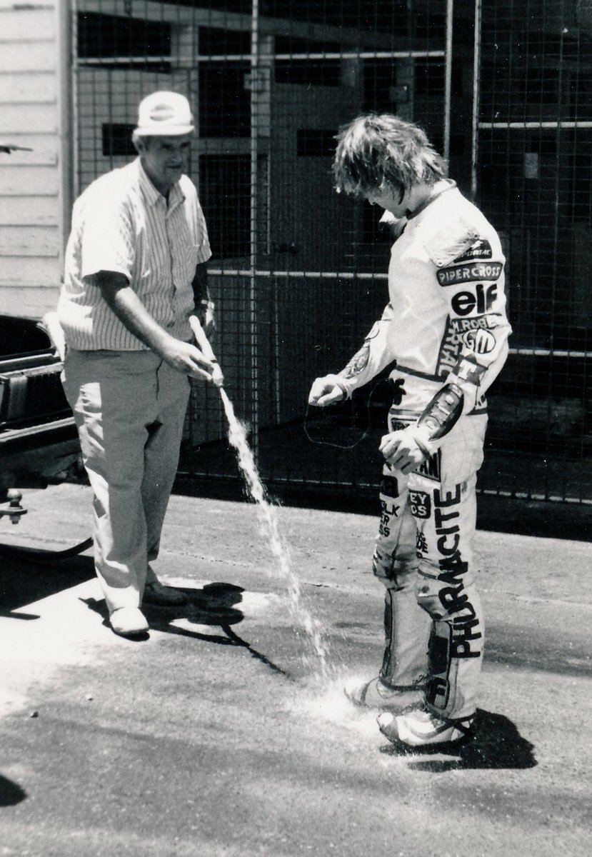 UprightSpeedway's tweet photo. Are they not aware of the hosepipe ban #TutTut https://t.co/O7gezDjNgb