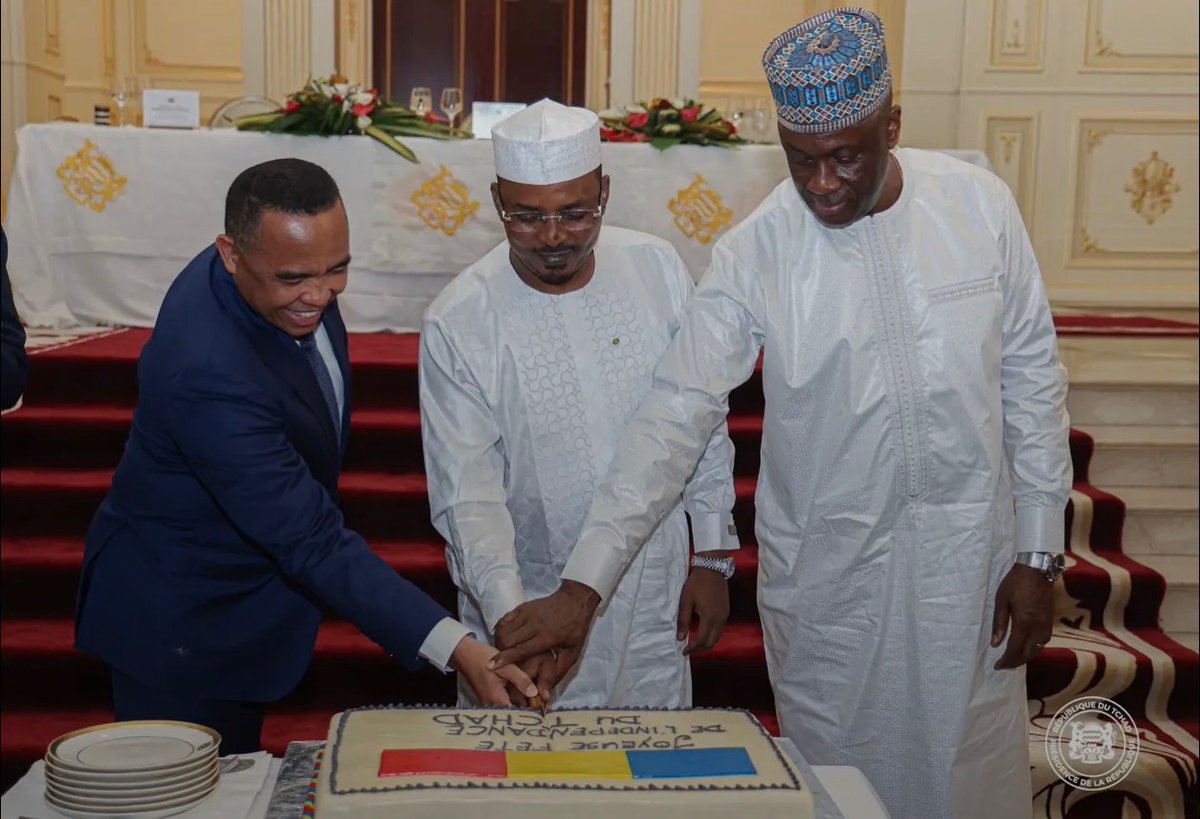 ahmad_makaila's tweet photo. 66ème anniversaire de l’indépendance du Tchad « À nos compatriotes de la diaspora, je veux dire que le Tchad compte sur votre expérience, vos compétences … votre attachement à la patrie constitue une richesse pour notre nation. » Président de la République @marechalmidi https://t.co/NfSaCkuOhI
