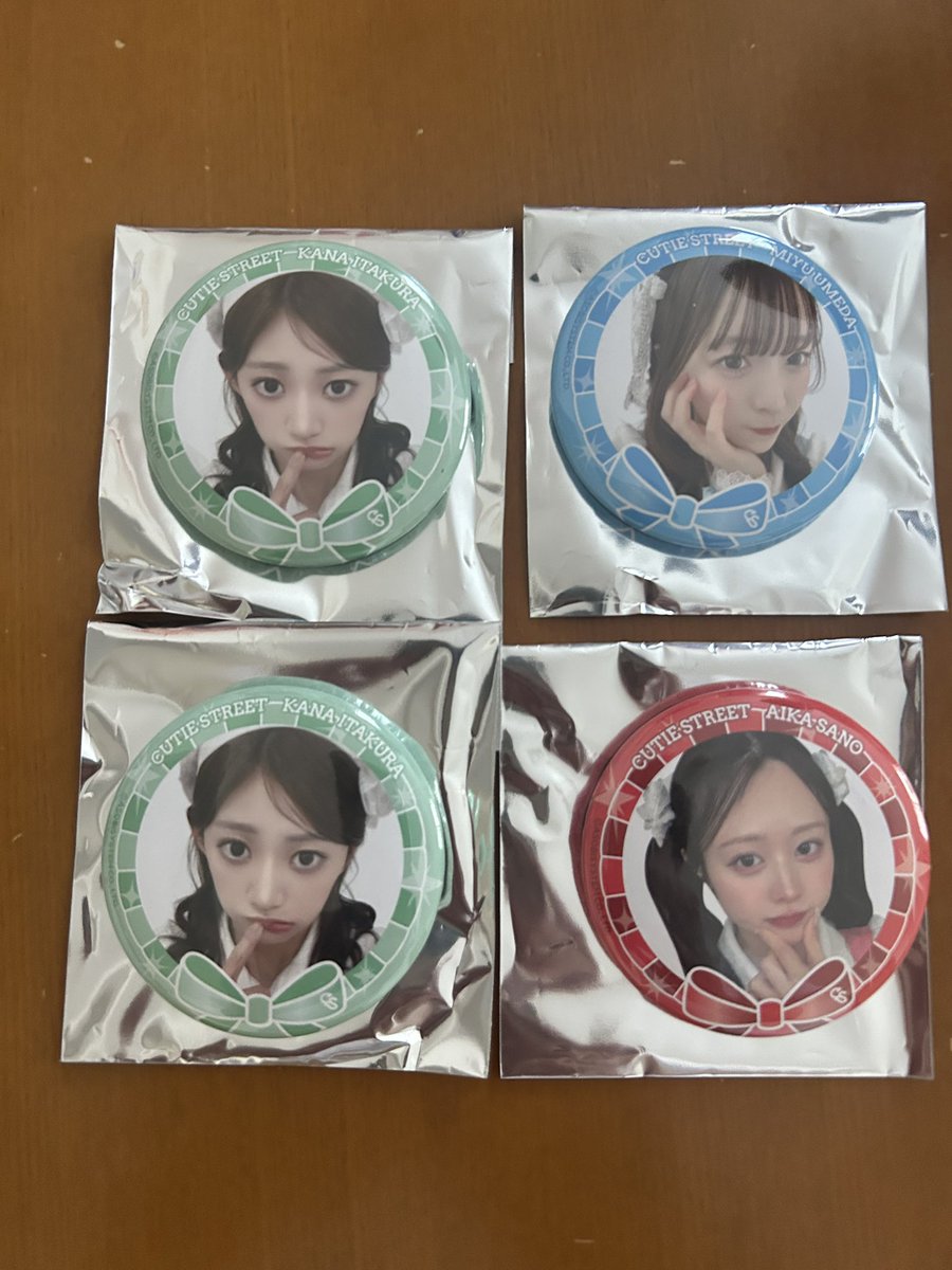 tk_ya_071718's tweet photo. 【交換】
CUTIE STREET きゅーすと 缶バッジ ロゼッタ衣装 カワラボストア

譲‥板倉、佐野、梅田
求‥写真と別の川本

郵送交換希望です。検索からでもお気軽にお声がけください。
よろしくお願い致します。 https://t.co/ZbUggQeSk0