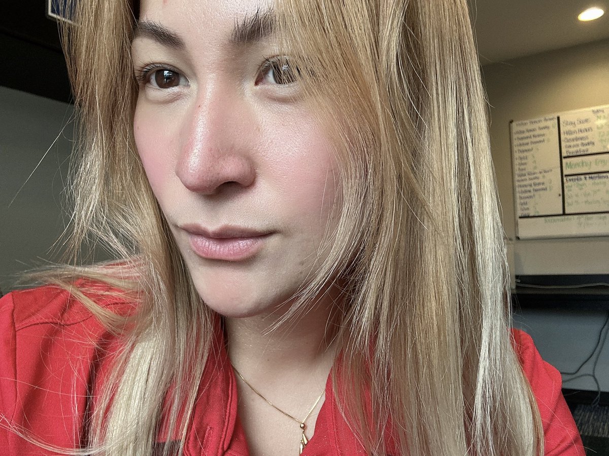 LIVEandLOVE45's tweet photo. Ugali na lang matitirang pangit 🤪 Monday selfie 🪬 https://t.co/6v3wgObySJ
