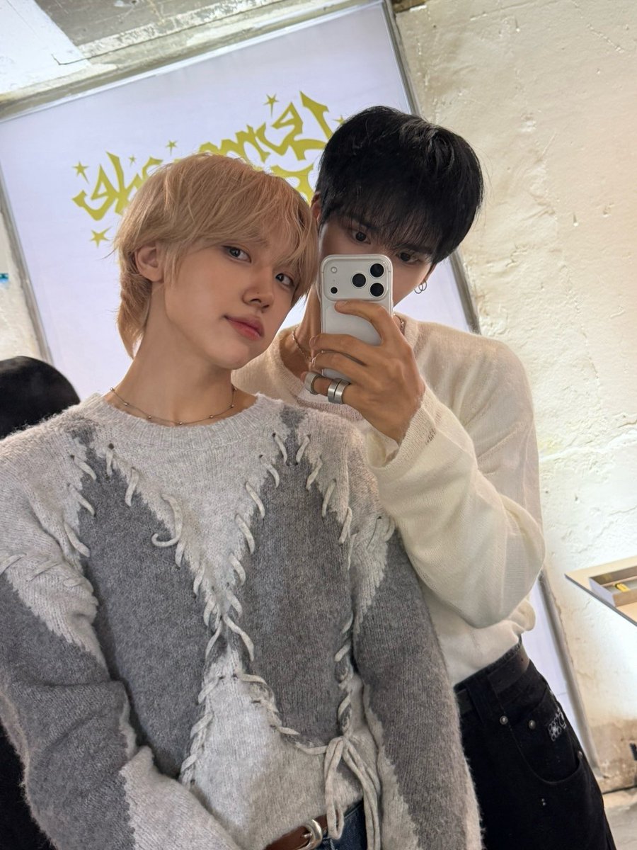 artmsangel's tweet photo. happy lvtsd
#LuvitySelcaDay #LVTSD
#CRAVITY #SERIM #SEONGMIN
@CRAVITYstarship @CRAVITY_twt https://t.co/m83ZBrhaMZ