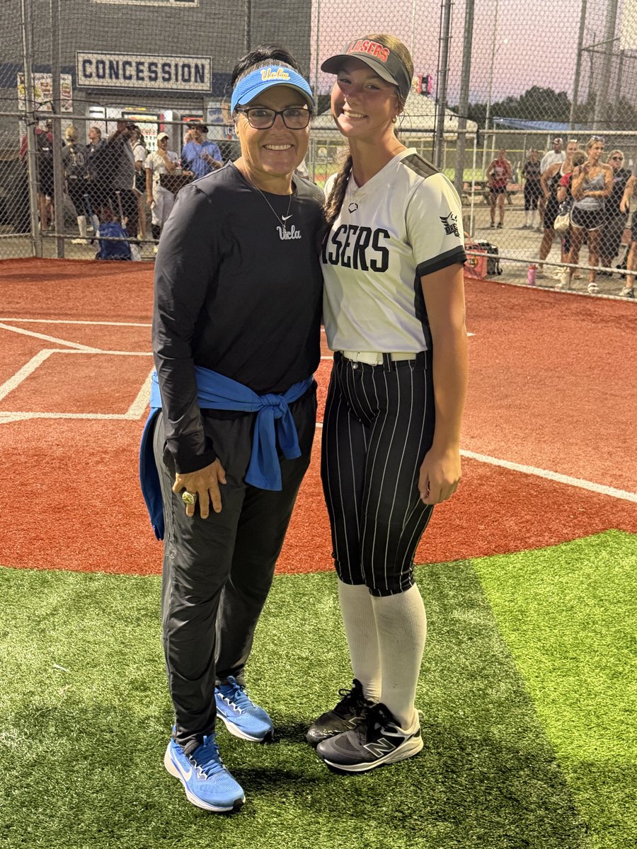 taylor_tasker_3's tweet photo. Such a great weekend at the Lisa Fernandez Showcase! I’m
thankful for the opportunity to work and learn from Lisa and all of the other coaches. Thank you to all of the Coaches who took the time to come watch us play on Sunday! So grateful for the experience and memories! https://t.co/GGLQnou3Ej