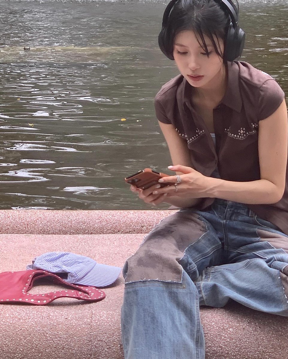 eberthoswaldo's tweet photo. 犬派？猫派？それとも別の動物が好き？ 🥰
Zyvul https://t.co/MK3xWTj98p