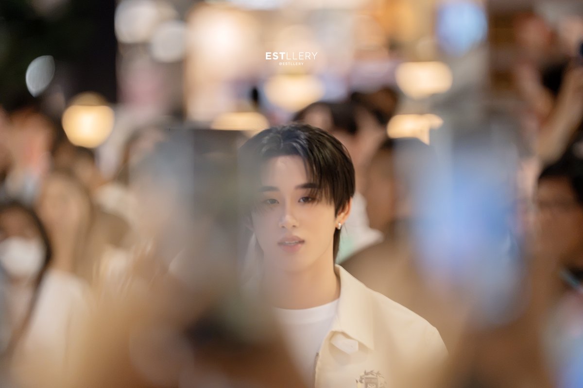 Estllery's tweet photo. ชอบจังเลย มู้ดรูปประมาณนี้ 🥺🥺🥺❤️❤️❤️

EST AT SATUR FLAGSHIP      
#Est_Rvp #ESTWITHMYSATUR https://t.co/nUGQlNePaP
