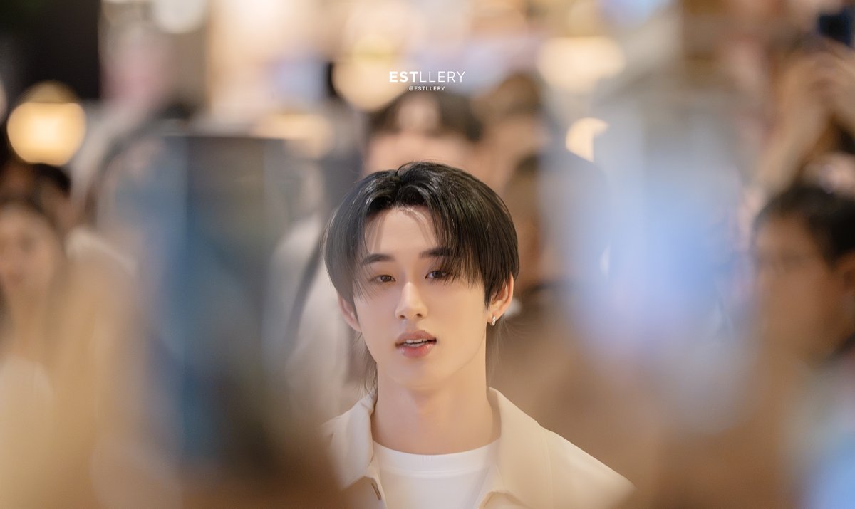 Estllery's tweet photo. ชอบจังเลย มู้ดรูปประมาณนี้ 🥺🥺🥺❤️❤️❤️

EST AT SATUR FLAGSHIP      
#Est_Rvp #ESTWITHMYSATUR https://t.co/nUGQlNePaP