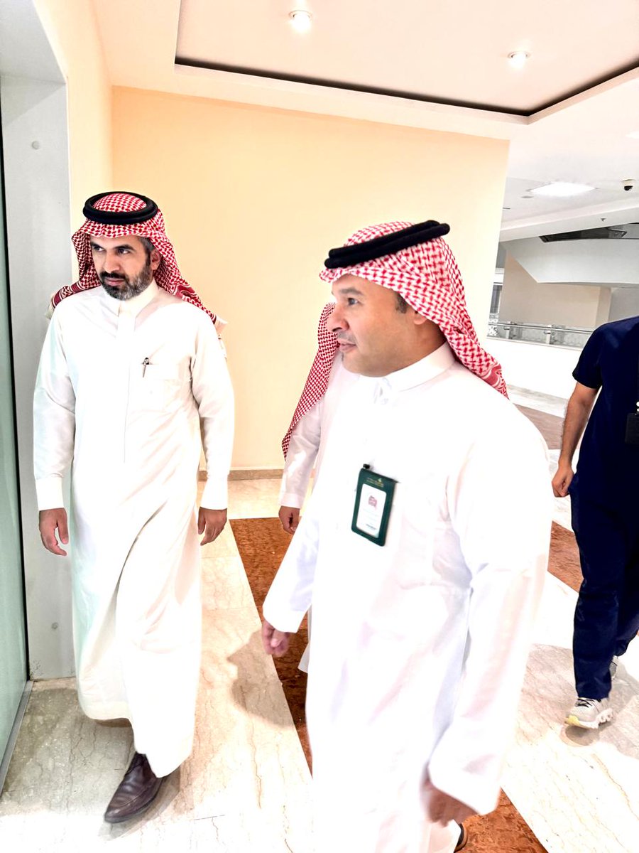 NUhospital_'s tweet photo. استقبل المدير العام التنفيذي للمستشفى الجامعي بمكتبه اليوم سعادة مدير عام فرع وزارة الصحة بمنطقة نجران لمناقشة الخدمات الصحية المقدمة من قبل المستشفى الجامعي. كما تم عمل جولة تعريفية لأقسام المستشفى الطبية و المساندة، و الاطلاع على جودة الخدمات المقدمة للمستفيدين. https://t.co/JFTZYP1WPK