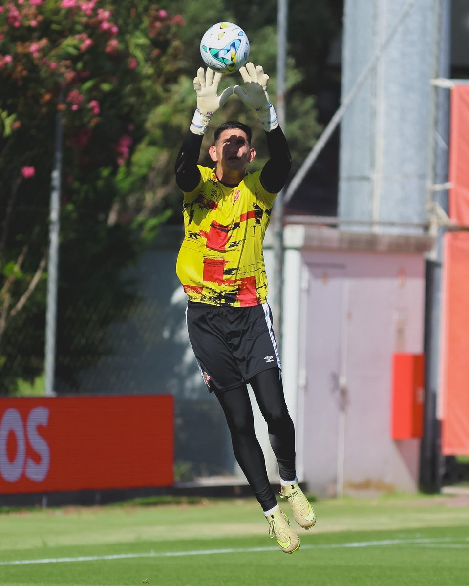 leixoessad's tweet photo. 𝗣𝗥𝗢𝗡𝗧𝗢𝗦! 💪

#ArmadaDoMar • #SLBBxLSC • #LigaPortugalMeuSuper https://t.co/0FvvByGBdt