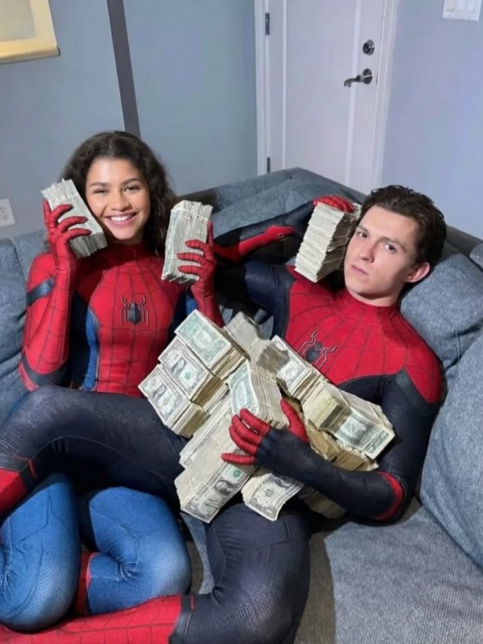 MovieNerdzz's tweet photo. These guys made more money in a month than I’ll make in my entire life🥲🥲 https://t.co/jv8Ss4Opsm