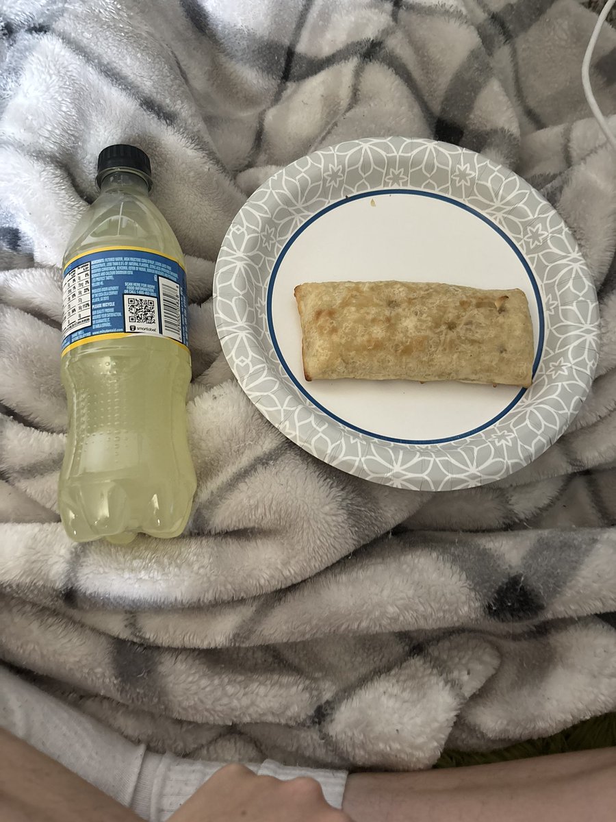 xeorez's tweet photo. lunch of a grown ass man https://t.co/ayLnEbh1oT