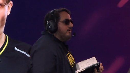 Sheep_Esports's tweet photo. Is G2 Perkz 🇭🇷 innovating a new coaching meta? 😎 https://t.co/SAO09JIZ4v