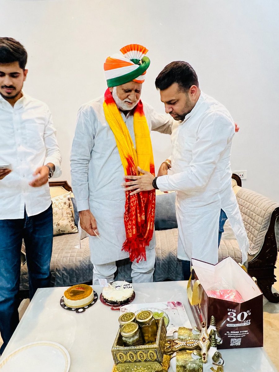 PadlaMittal's tweet photo. #gourav #mittal #padla https://t.co/5xHhyJqIP1