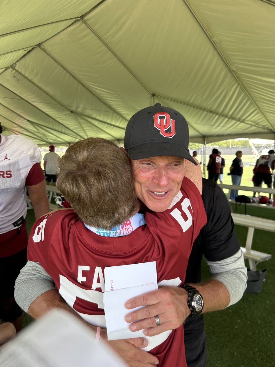 TammyDuchene's tweet photo. Meet The Sooners today and @justinduchene4 got to see his buddies https://t.co/B4hB2fOqYs