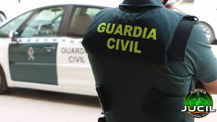 BB3Adri's tweet photo. ¿ERES POLICÍA O GUARDIA CIVIL? 👮‍♂️👮‍♀️🚔

¿Sabes cómo actuar ante un accidente de tráfico como primer interviniente? Tanto en caso afirmativo como negativo, este hilo te interesa.

Compártelo a más compañeros para garantizar una mejor coordinación entre cuerpos y una mejor atención a la víctima.

Dentro hilo 🧵: