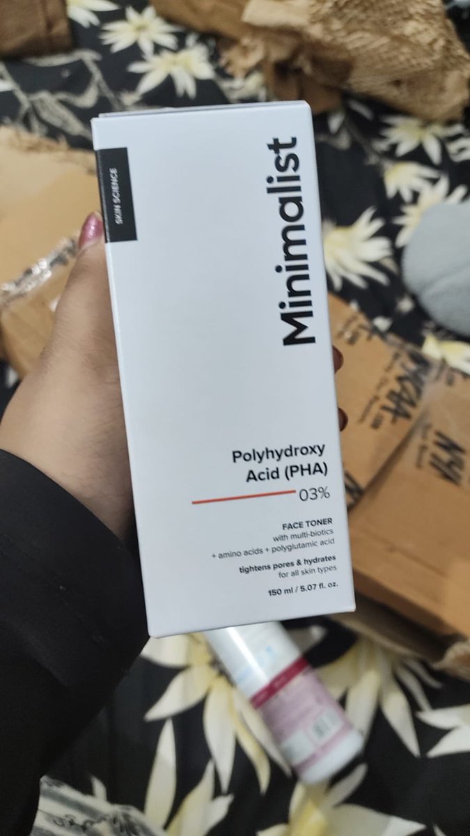 nyxhilx's tweet photo. Ordered a @Dyson Air Straightener as a gift for my girlfriend, but received 2 completely wrong products — Mamaearth shampoo &amp; a Minimalist product. Raised a replacement immediately with all proofs, yet the replacement has now been cancelled @MyNykaa 
I want a solution https://t.co/p6DNzpX7c5