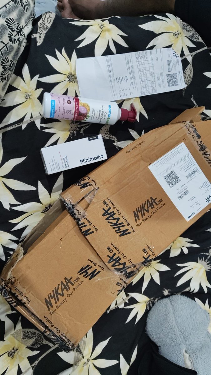 nyxhilx's tweet photo. Ordered a @Dyson Air Straightener as a gift for my girlfriend, but received 2 completely wrong products — Mamaearth shampoo &amp; a Minimalist product. Raised a replacement immediately with all proofs, yet the replacement has now been cancelled @MyNykaa 
I want a solution https://t.co/p6DNzpX7c5