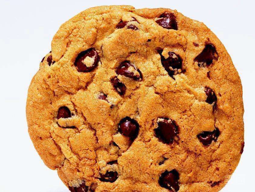solcito_890's tweet photo. Just had the coziest Sunday baking session  Warm chocolate chip cookies fresh out of the oven—golden edges, melty centers, and the whole house smelling like heaven. Nothing beats this little joyful ritual! https://t.co/zILdvcfYIq