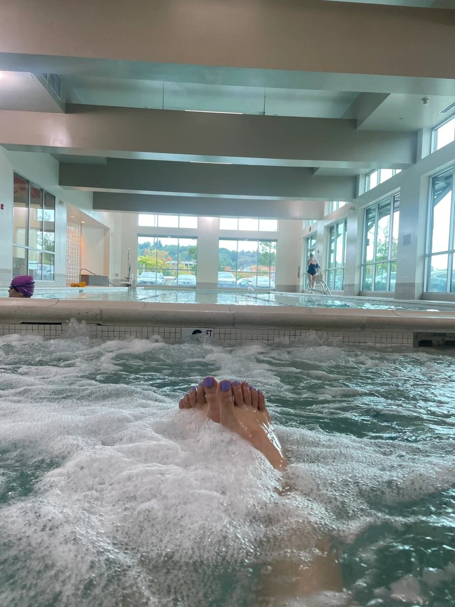 Soleneean's tweet photo. I've been swimming consistently for three months! The biggest change is in my body! I'm definitely going to keep going https://t.co/grpPnT5Yn5