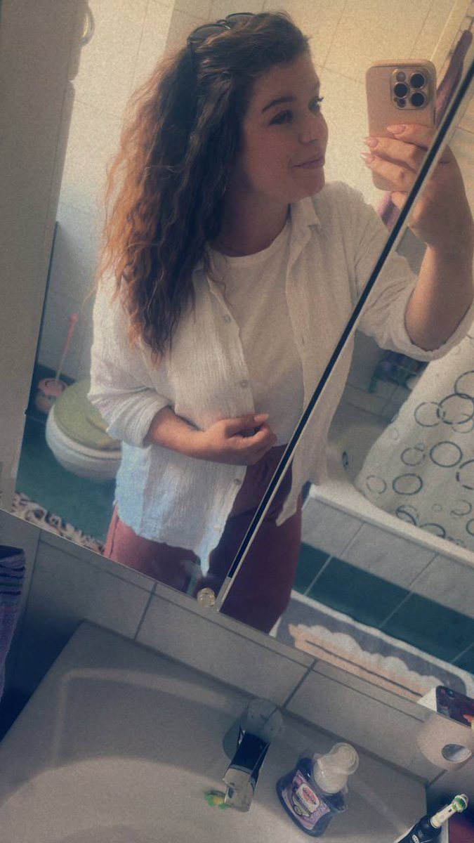 herrinalinee's tweet photo. Die Herrin hat jetzt ihren wohlverdienten Feierabend ich erwarte brave zahlsklaven in meinen dms mit geilen sends lass uns dich schön ausnehmen bis du Nix mehr hast 

#blackmail #herrin #geldherrin #sklave #loser #pay #slave #geld #findom #kreditkarte #cbt https://t.co/GUeQC9L5cz