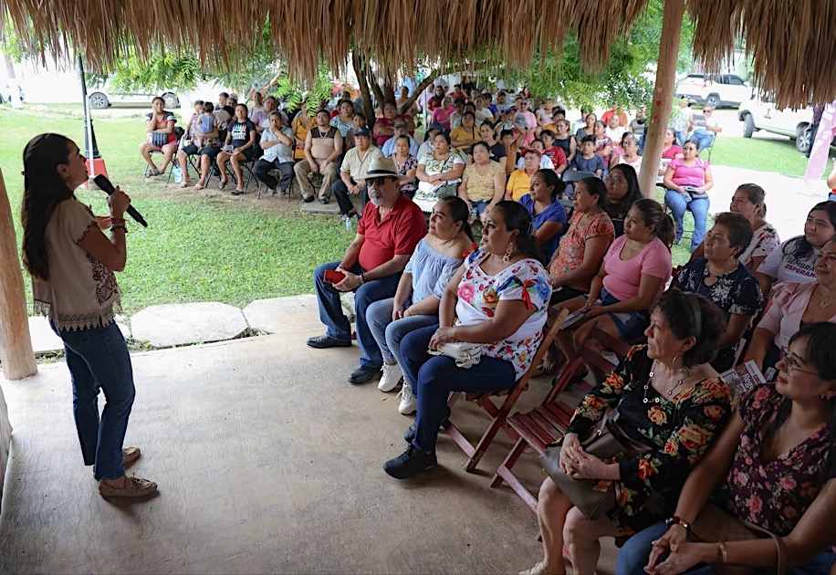 PeriodismoObje4's tweet photo. #JoseMariaMorelos ⎮ Realizan gira informativa en las comunidades Dziuché y San Diego para dialogar con productores locales. 🐝
https://t.co/UxOOzUGCrx https://t.co/7WxubGmAyy