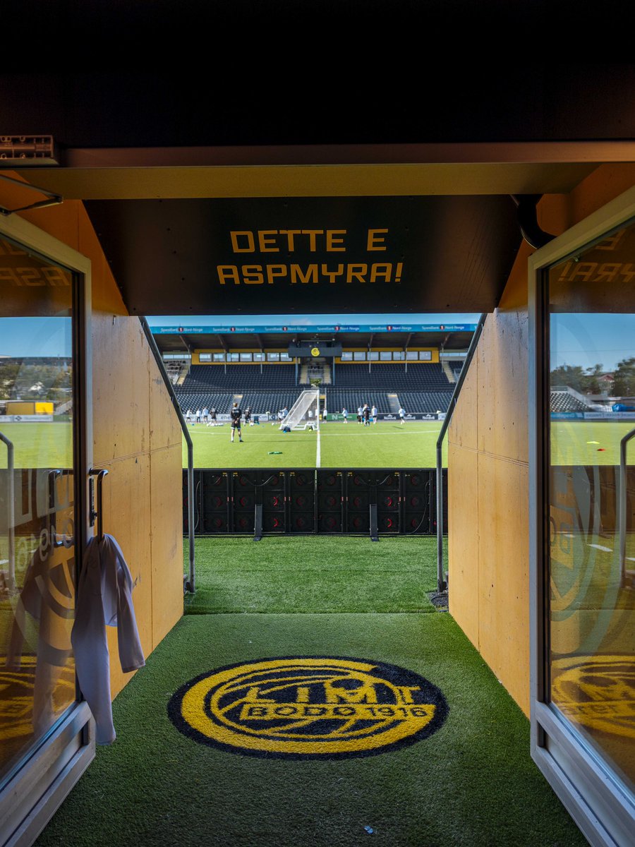 UnionStGilloise's tweet photo. Union up north. All in tomorrow night! 💛💙 https://t.co/RCODLIzYEB