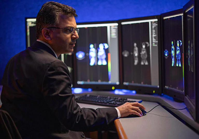 MayoRadiology's tweet photo. 🔬 Mayo Clinic researchers led by Ajit H. Goenka, M.D., are studying how AI could help detect pancreatic cancer before tumors are visible on CT. Their investigational REDMOD model identified cancers months—and in some cases years—before diagnosis.

🔗 https://t.co/9mbS8gtXLJ https://t.co/pFPVqB2lYj