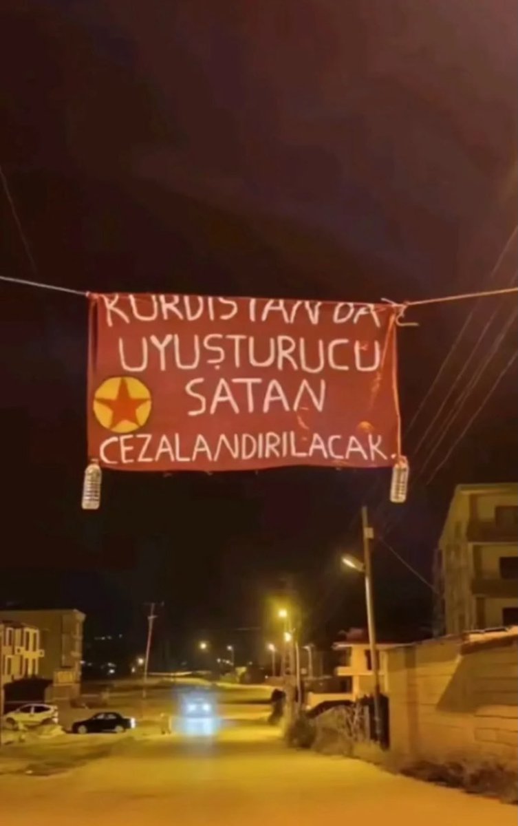 hewraman__'s tweet photo. "Kürdistan'da uyuşturucu satan cezalandırılacak"
  #UyuşturucuyaHayır https://t.co/EEaDAbDuPi