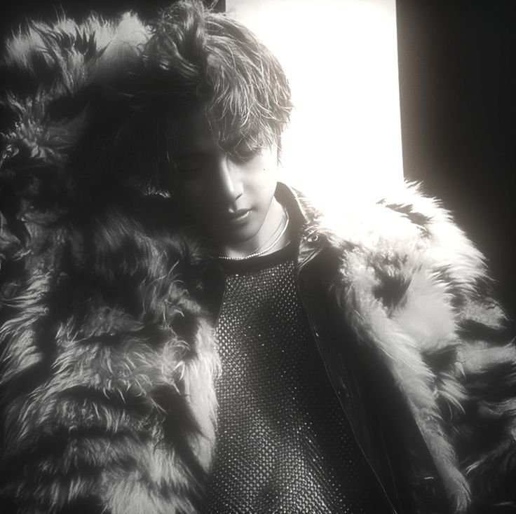 MacabreDreamer's tweet photo. ⠀⠀⠀            

 ⠀       ❛ Prince of Wolves. ❜ 

⠀⠀ https://t.co/pVVTvtSMW4
