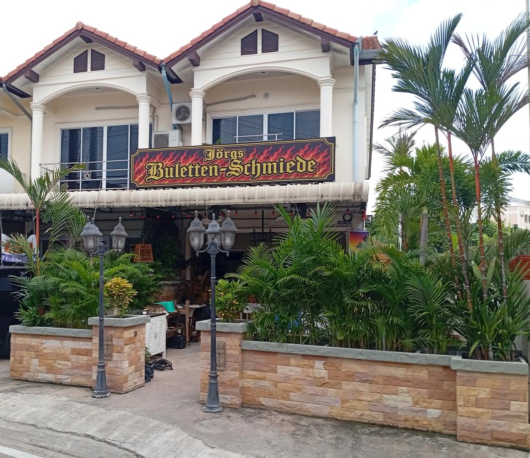 PattayaNewsFlas's tweet photo. Believe it or not:
On the site where the Nachtcafe and, later, the Jungel Bar used to stand on Soi 19 in Naklua, JOERG’S BULETTEN SCHMIEDE is currently being built
#Thailand #Pattaya #Bangkok #Phuket #Kohsamui #News #Entertainment #holidays #EntertainmentNews #holiday https://t.co/EkvPhHt575