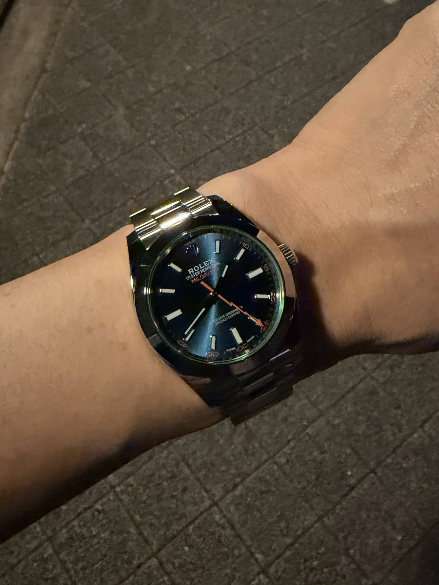 VbkVhq2ifuU4LEt's tweet photo. 今夜は暑くない
#MILGAUSS
#zblue
#116400GV
#ミルガウス https://t.co/4XaQOPhOEw