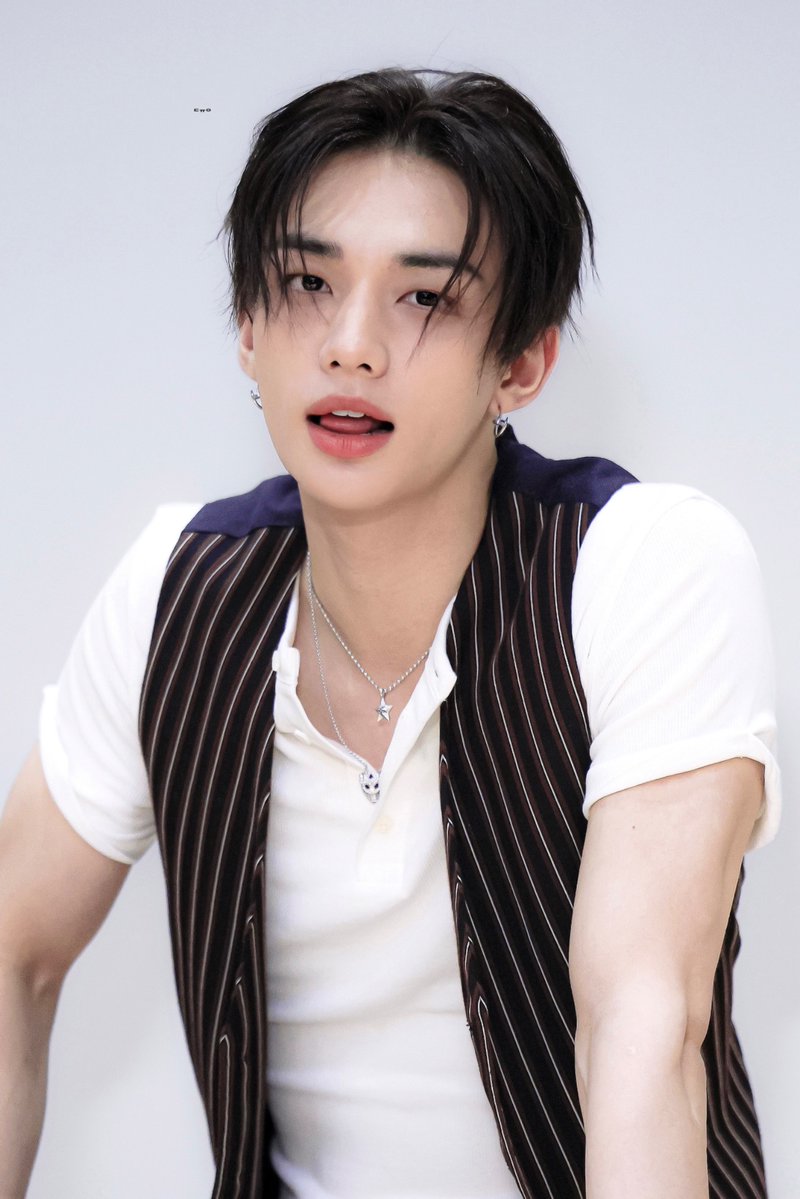 hhj___lover's tweet photo. 260808 HQ

#StrayKids #스트레이키즈 
#Hyunjin #현진 https://t.co/uxKh5k31Dn