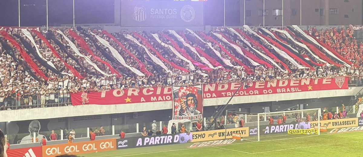 liberta___depre's tweet photo. São Paulo jogará clássico contra o Corinthians em novembro na Vila Belmiro.

O Peixe liberou, nesta segunda-feira (10), o estádio para que o Tricolor possa mandar o jogo diante do Timão, pela 34ª rodada do Brasileirão. A data ainda não foi definida pela CBF, mas sabe-se que será na semana do dia 4 de novembro.

A escolha da Vila está diretamente relacionada à necessidade do SPFC de encontrar uma casa alternativa em períodos nos quais o Morumbis estiver indisponível por conta da agenda de eventos, em contrato firmado com a produtora Live Nation.

Via: @diariodopeixe / @Terra 

📷@eduardodeconto