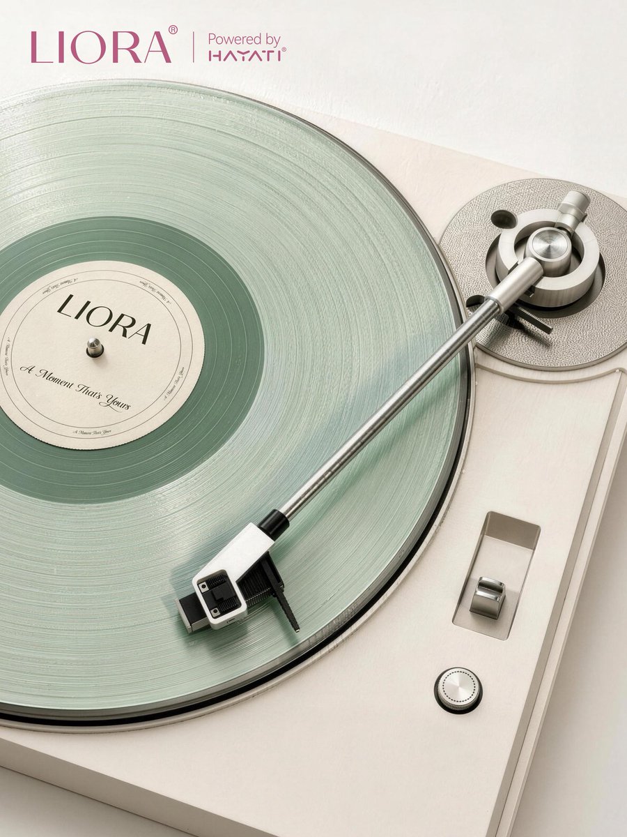 LioraMoment's tweet photo. Put on your favourite record and let the rest wait. 🎶

Soft sounds, soft greens, and a moment made for you.

A Moment That’s Yours.

#LIORA #LIORAMoment #Hayati #NowSpinning #GreenAesthetic https://t.co/SfmNM5pl5e