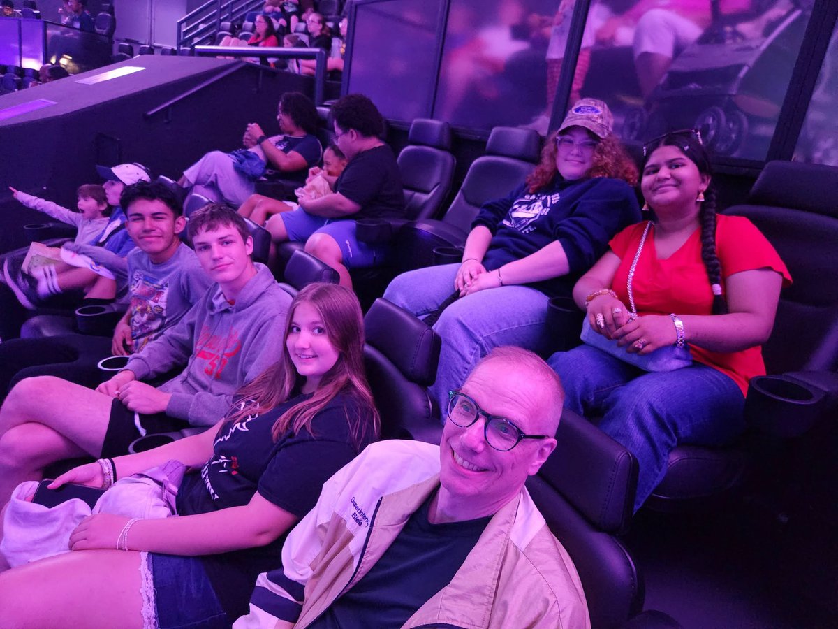 RickoverNavalHS's tweet photo. Day 3-4 Rickover Travel Club trip to St.Louis--Despite rain, we went to St.Louis Science Museum &amp; took in an Omnimax movie. We checked out Ted Drews Ice Cream &amp; in the evening,we saw Young Frankenstein the musical. Going home, we went to an antique mall w/chickens! @ChiPubSchools https://t.co/okPAjnqHQY