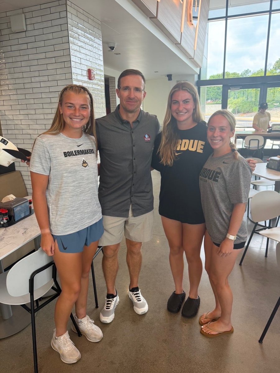 GraceMillerGK's tweet photo. Honored to meet new Pro Football HOF member and @purdue legend @drewbrees today! Now I am even with my brother @jacksonmiller_6  and dad! https://t.co/qktYlSQRrS