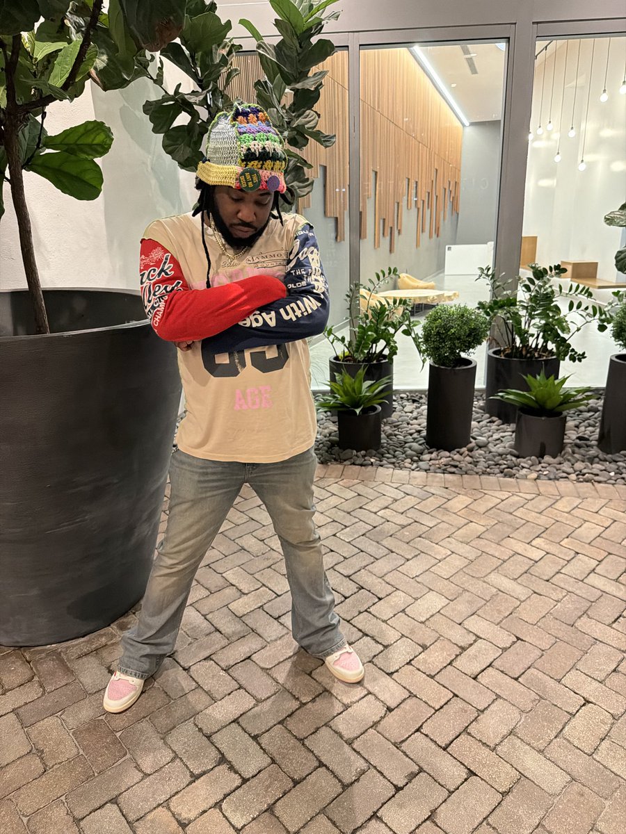 wavy1993B's tweet photo. 🧛🏿‍♂️🌴 https://t.co/MviBwfmUnA