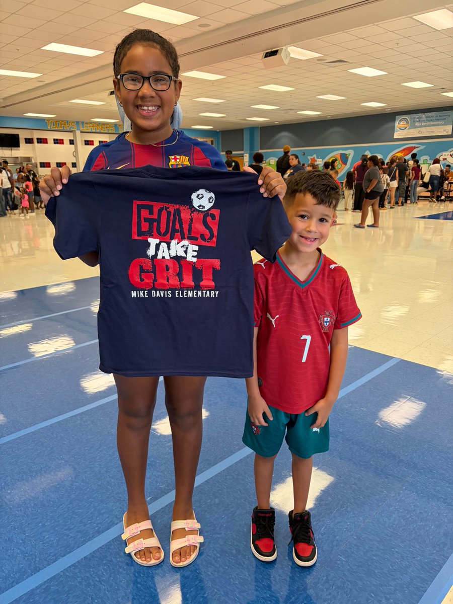 MDE_Stars's tweet photo. Back to School! Come to the MDE PTO table to buy your Spirit Shirt! @MDE_ https://t.co/5NEPDXgb2Z
