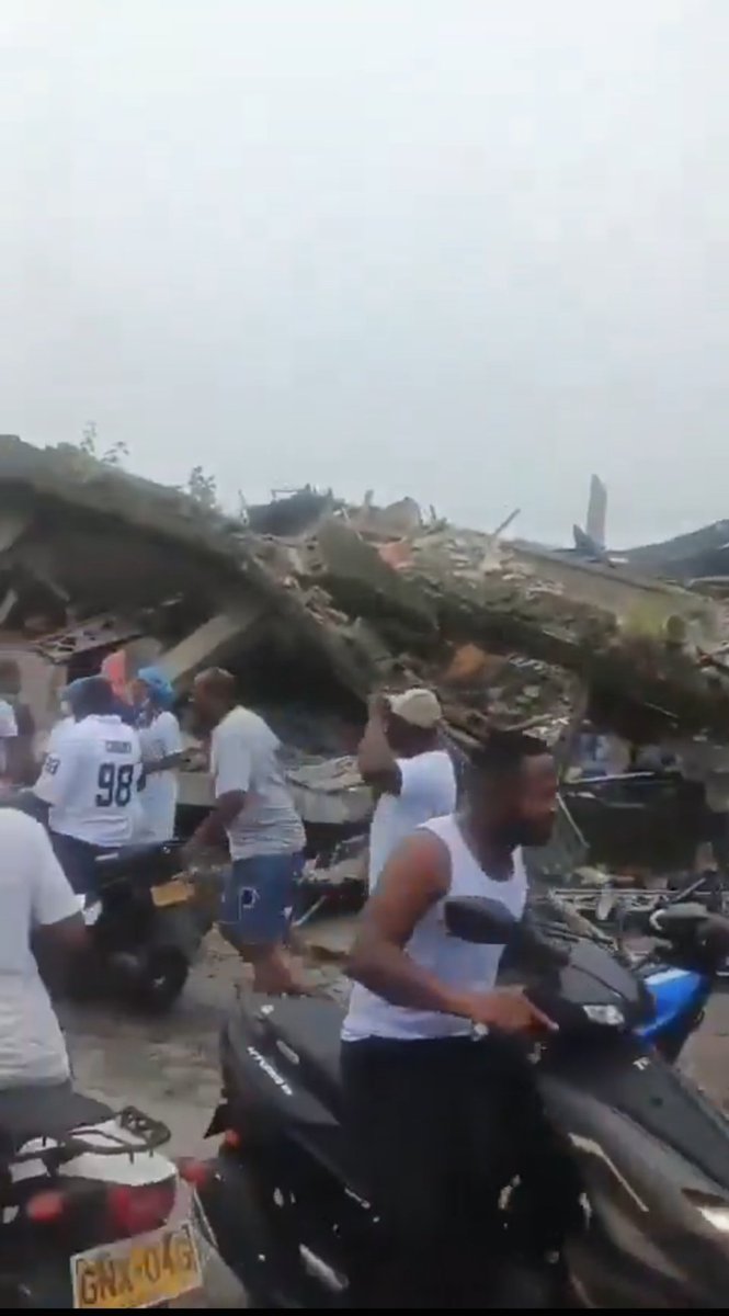 ViralWorld_wide's tweet photo. 🚨 BREAKING NEWS MANCANEGARA DI NEGARA COLOMBIA 🚨

Gempa Bumi Dahsyat M7,4 Melanda Kolombia Menyebabkan Bangunan- Bangunan Runtuh, Dikabarkan 20 Orang Meninggal dan Hilang 

#Gempabumi #beritaterkini #mancanegara #Earthquake #colombia https://t.co/8YTFe43YGu