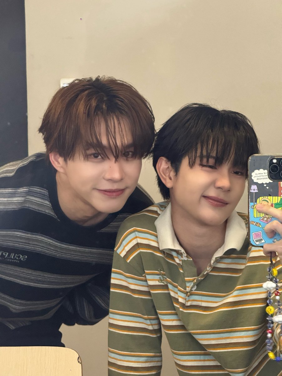 reveroq's tweet photo. 하관운명썰 트윗 왜 써치 안되냐고 썼었는데 https://t.co/7PhskycC4I