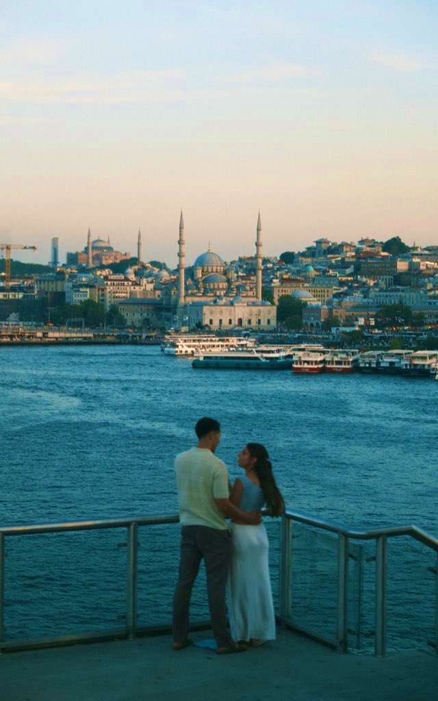 kendihallince's tweet photo. Herkes kendi İstanbul’unu yaşıyor https://t.co/5MzptvFpqA