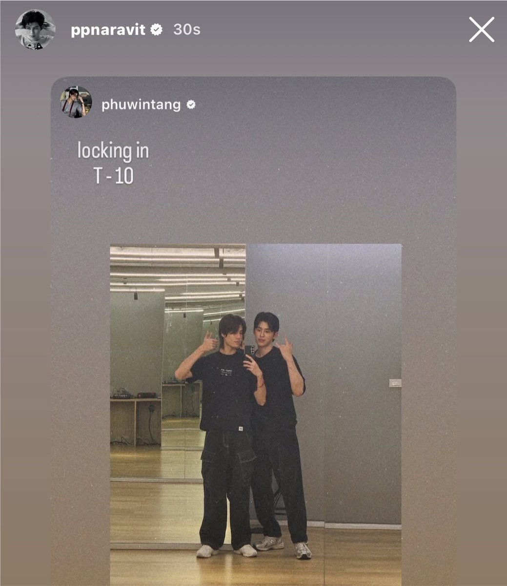 SPlDEYJKOO's tweet photo. IM SCREAMING NARAWINS https://t.co/opqyFdL9q7