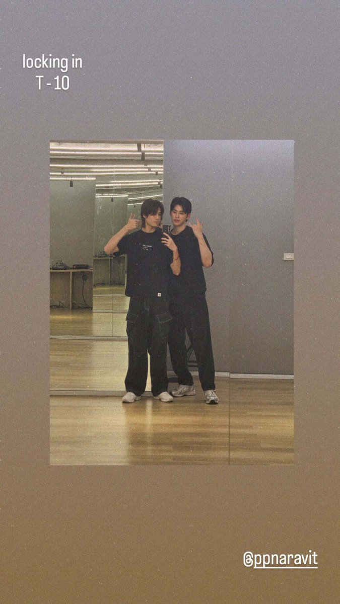 PondPhuwinPHFC's tweet photo. "locking in T-10"

// Fighting to both of you!! ALSO SPACE REALLY DOESN'T EXIST FOR THEM LIKE AAAAAA

📸| IGS: phuwintang

#PondPhuwinConcert
#PondPhuwin
#ppnaravit #phuwintang https://t.co/EnqFiEJOu5
