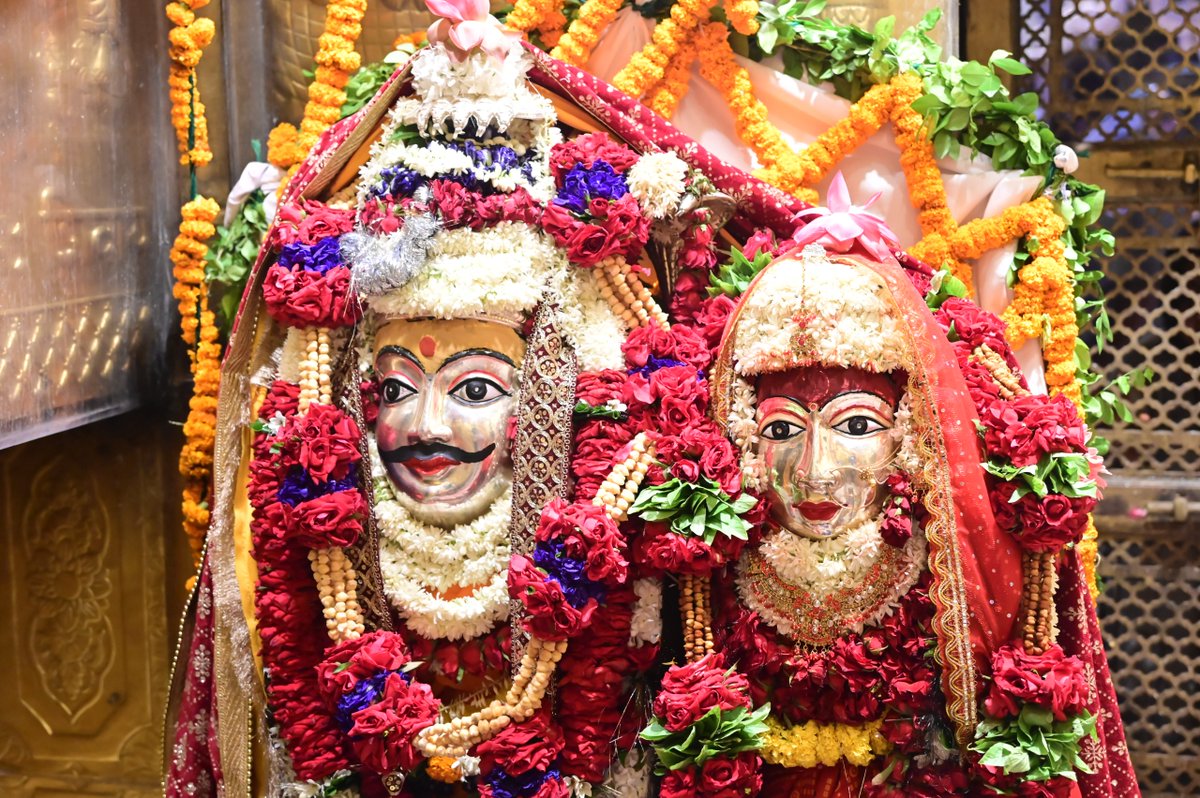 ShriVishwanath's tweet photo. श्रावण मास द्वितीय सोमवार(प्रदोष सोमवार), शयन आरती दर्शन
#kashivishwanath #kashi #VishwanathDham #sanatandharma #hindu #Sawan2026 https://t.co/pdR3hE9BQm