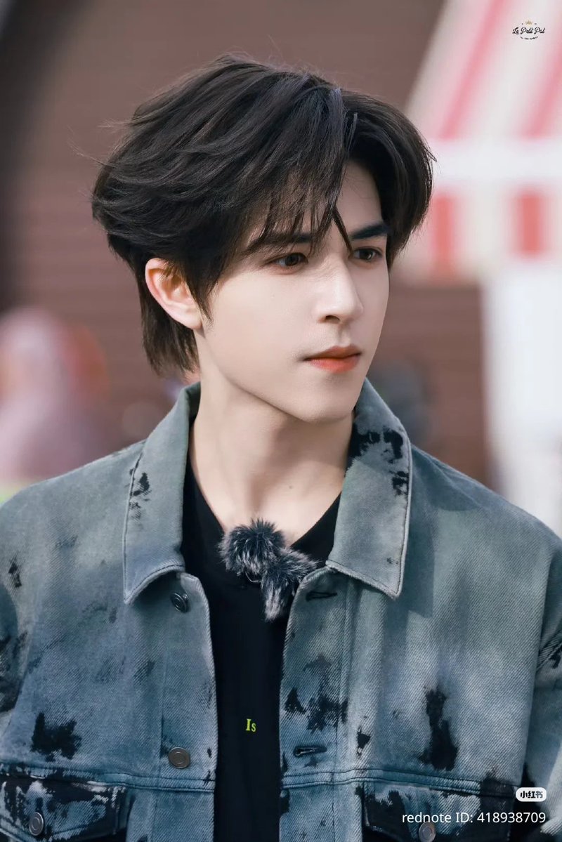 Rabbit2306_V2's tweet photo. 🪧  มีคนที่รู้สึกว่าหยิ่นฮ่าวอวี่ในรายการ Chinese Restaurant หล่อจริงๆ เหรอ?

(แล้วก็โพสยาวเหยียด สรุปสั้นๆน้องสาวโพสเรียกแขกเพราะอยากโดนทัวร์ลง อยากให้ปารูปหล่อๆ ให้เยอะๆ ก่อนกลับไปเรียน ไปสอบ จะ print ไปไว้เป็นกำลังใจ 5555)

💬 ความหล่อเมื่อเทียบกับข้อดีด้านอื่นๆ ของเขาแล้ว ถือว่าเป็นสิ่งที่พูดถึงน้อยที่สุดเลย 👍 เป็นเด็กหนุ่มสดใสที่ดีมากๆ คนหนึ่ง 👍
💬 ขอแนะนำเลยนะ ถ้ามีโอกาสได้เจอตัวจริง อย่าลืมหายใจด้วยล่ะ เพราะทุกครั้งที่ฉันเจอคือสมองว่างเปล่าไปหมดเลย 😶😭
💬 ต้องไปให้ได้แน่นอน 😍 สอบเกาเข่าเสร็จแล้วจะไป
💬 สู้ๆ นะ โตขึ้นมาอย่างดีเหมือนพ่ายพ่ายเลย~ 😘
💬 หล่อมาก! ฉันไปเจอเขาตัวจริงเมื่อปี 2024 ตอนนั้นเขาร้องไห้ด้วย 😭😭 

💬 เคยเจอตัวจริงแล้ว หล่อแบบหน้าคมจัดๆ เลย หล่อมาก แล้วผิวก็ดีมาก ไม่มีสิวหรือปัญหาผิวอะไรเลย

💬 เกือบจะเข้ามาเขียนเรียงความละ!!! พ่ายพ่ายหล่อที่สุด เรื่องนี้ไม่ต้องสงสัยเลย
💬 ที่รัก ส่งรูปหล่อๆ มาให้ฉันหน่อยสิ 🤩 ขอร้องล่ะ 😘😂 อยากเอาไปปริ้นต์ทำการ์ดเล็กๆ

💬 ก่อนหน้านี้เคยเจอตัวจริงมาแล้ว ตัวขาวสะอาดสะอ้านและหล่อมาก แถมกลิ่นอายความเป็นไทยของเขาก็ไม่ได้ชัดขนาดนั้น

📲https://t.co/l59525Oedr

#แพทริค #PatrickFinkler 
#Patrick尹浩宇 #แพทริคณัฐวรรธ์