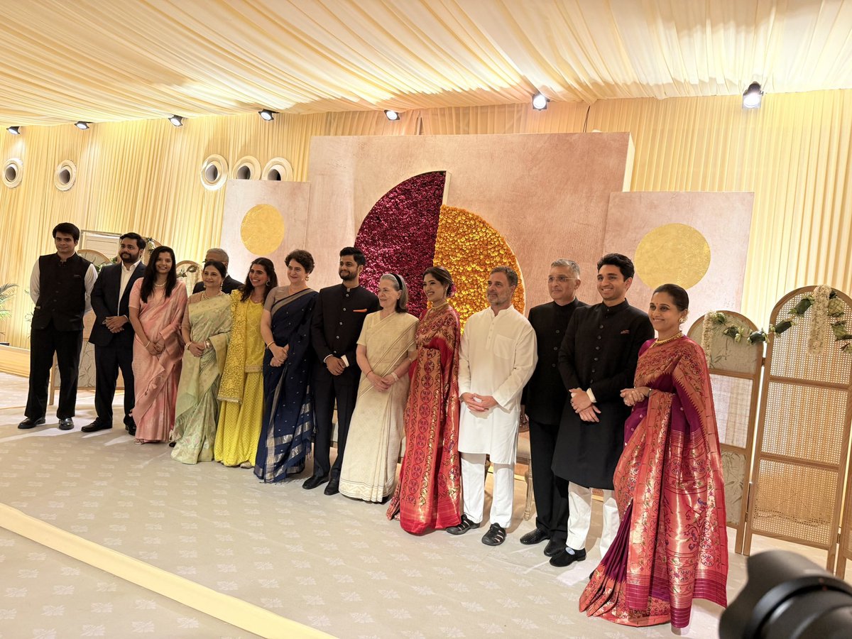 cadrecongress's tweet photo. Plan your wedding soon Rahul uncle ❤️

CC: @priyankagandhi | @RahulGandhi https://t.co/cmimv3FMq6